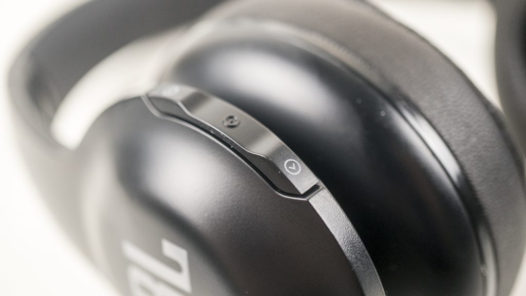 jbl-everest-300-headphones-3