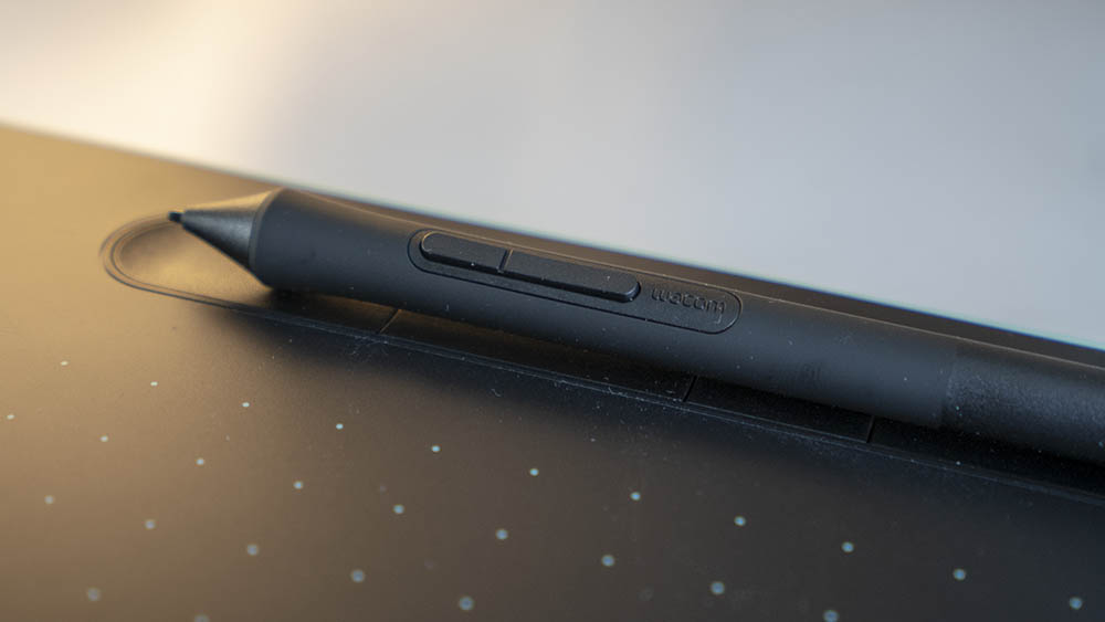 wacom intuos m drawing tablet