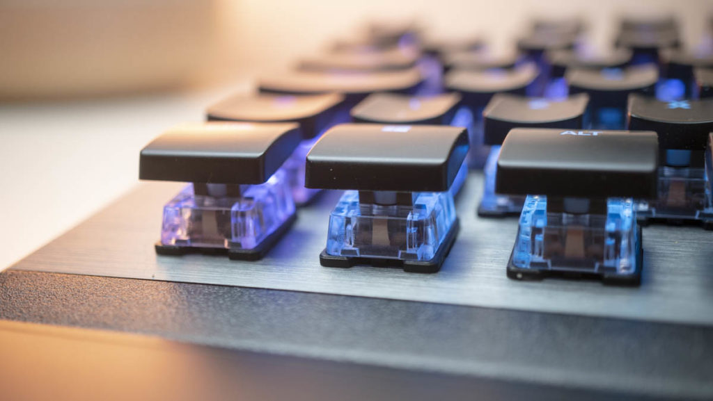 Roccat Vulkan 120 AIMO