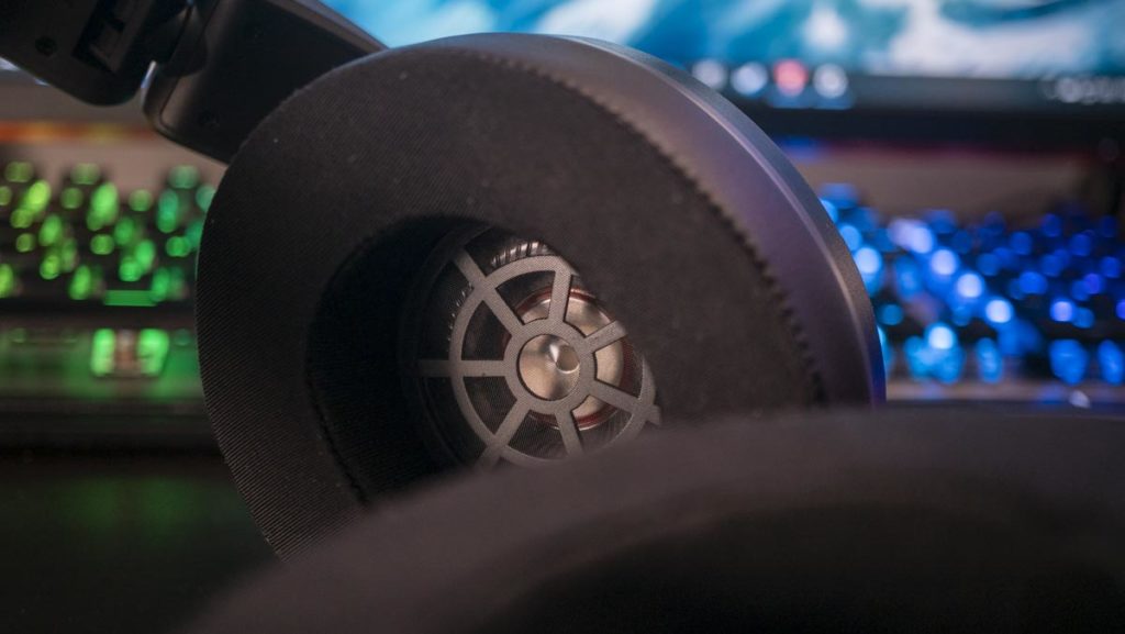 Turtle Beach Elite Atlas Aero Gaming Headset 1