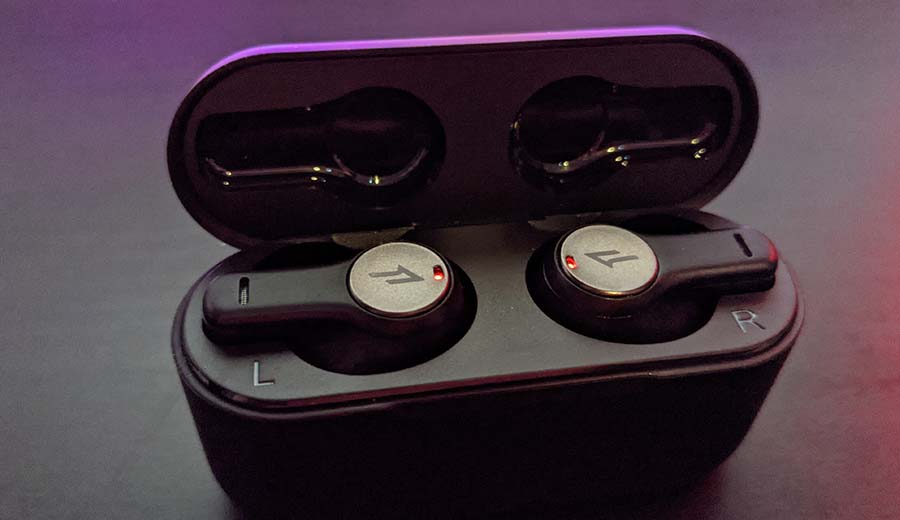 1More PistonBuds headphones