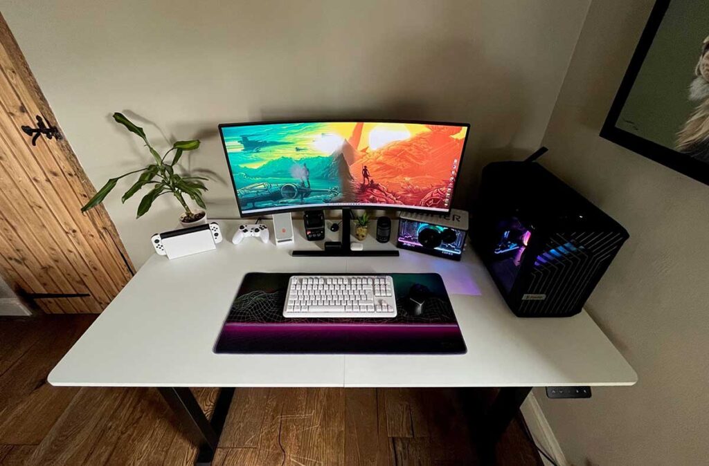 beast_desk_2